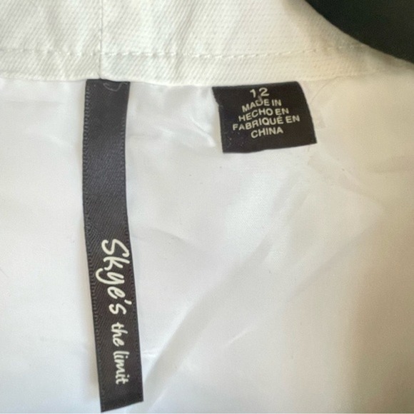 Skye's the Limit White Women's Moto Vest Zippers Sleeveless Classy - Picture 3 of 7